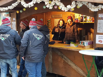 Stand beim Hahnenkammrennen Bild 3